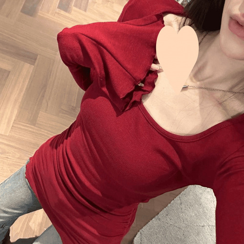 Lady's Fashionable and Slimming Pregnant Outfit: Versatile, Concealing, and Elegant Collar with Bell-Sleeve Top in Korean Style, Long-Sleeved Wrinkle-Free Base Shirt