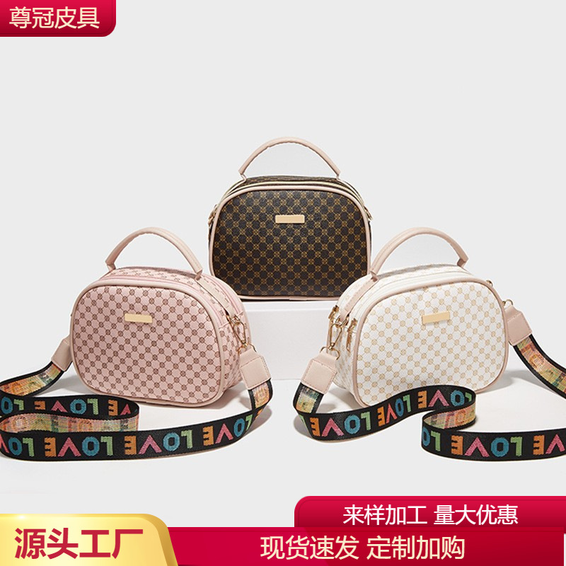 Bag women's bag foreign trade 2022 all-match fashion printing portable shoulder slung small square bag spot wholesale