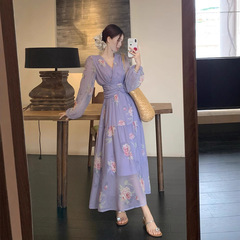 2025年の大きいサイズの婦人服の紫色のワンピースの女性の太ったMM春夏の新型の長袖のフランスの長いタイプは腰のスカートの女性を収めます。
