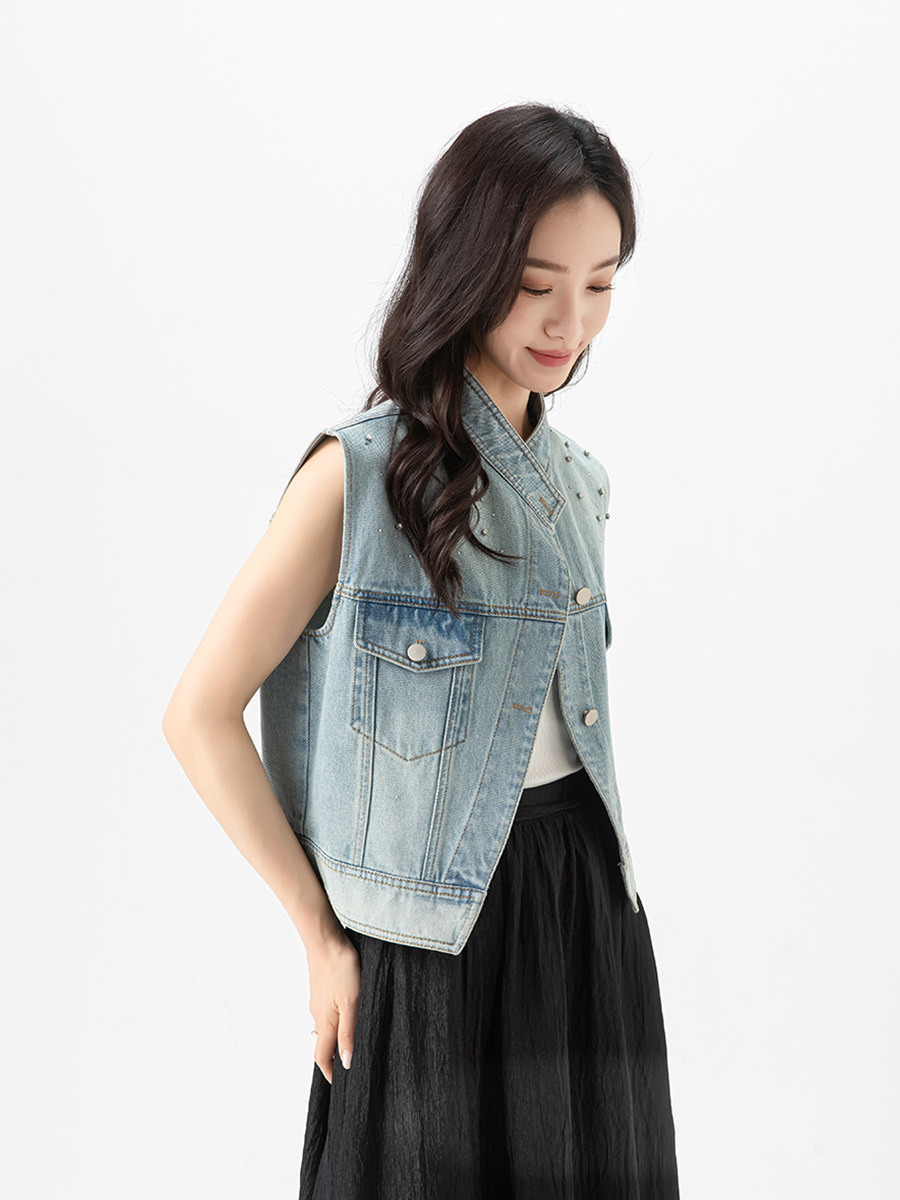 Áo gi lê denim vạt chéo Xinge không tay, may thủ công đính kim cương, dáng rộng suông — Màu xanh lam nhạt