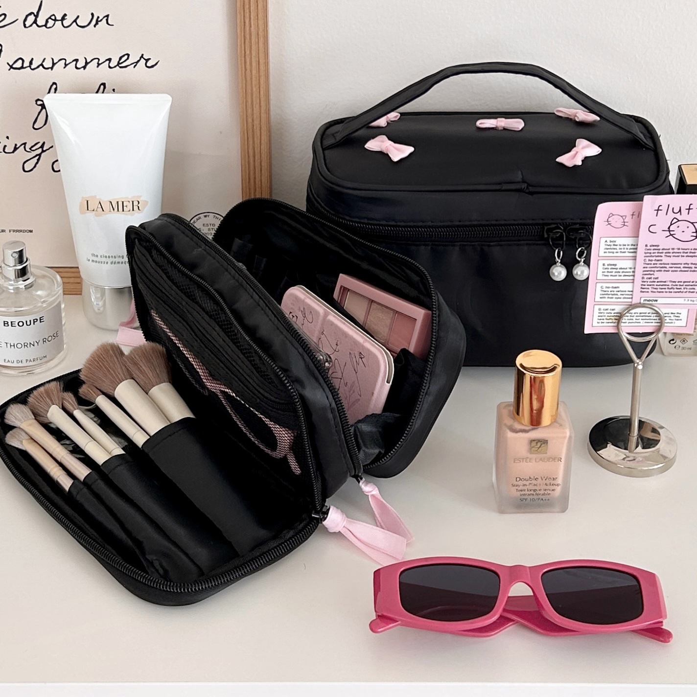Bolsa de maquillaje de crema de polvo de arco para mujeres 2024 nuevo estilo de alta belleza portátil de gran capacidad bolsa de lavado de viaje bolsa de almacenamiento