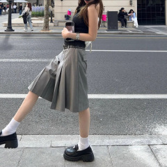 11 エレガントでカジュアル! 小柄な女性向けのデザイングレープリーツスカートパンツ、カジュアルなミドルパンツ