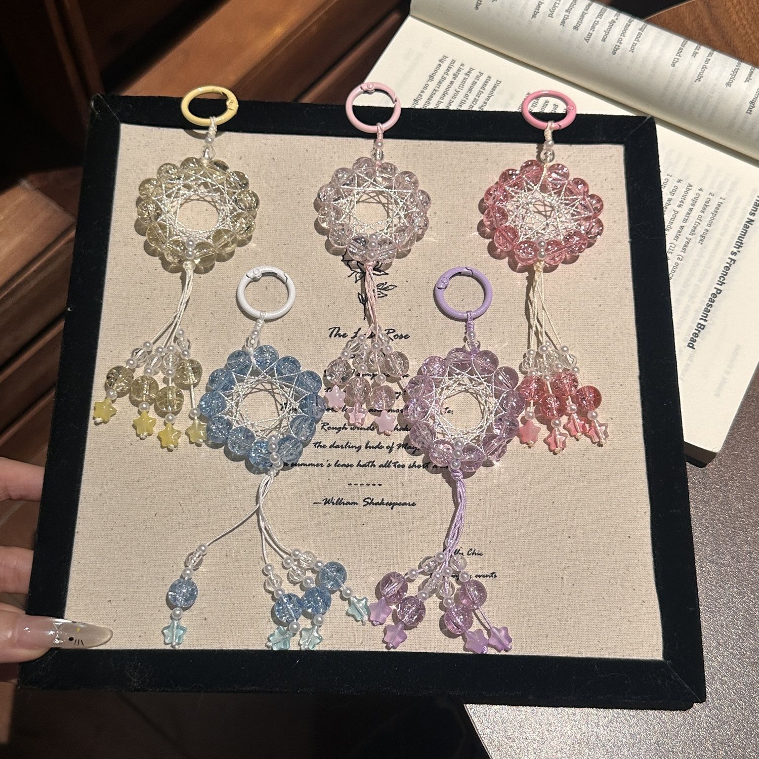 New dream catcher pendant, popular style, woven bead keychain, versatile bag accessory, wholesale gift