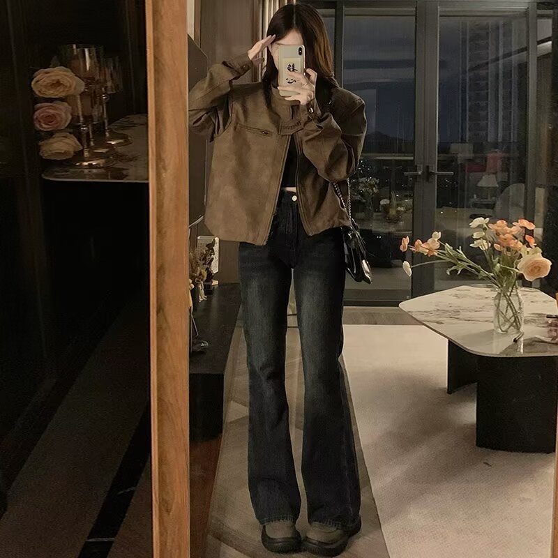 アメリカの高街のレトロな茶色の機関車のスエードの服のジャケットの女性の秋の短いタイプの美ラードの立襟は古いコートのファッションをします。