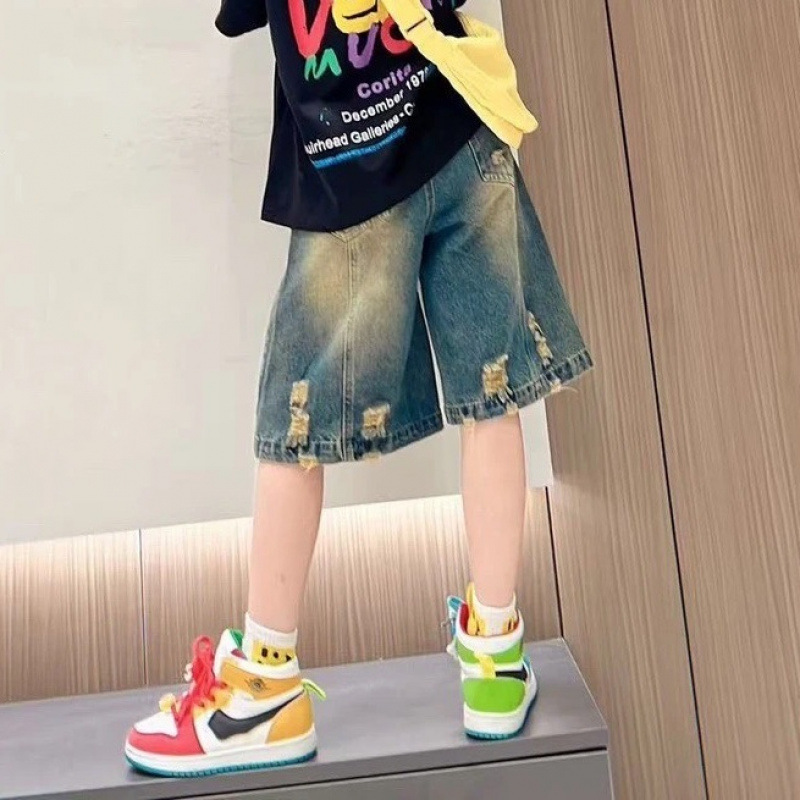 찢어진 데님 팬츠