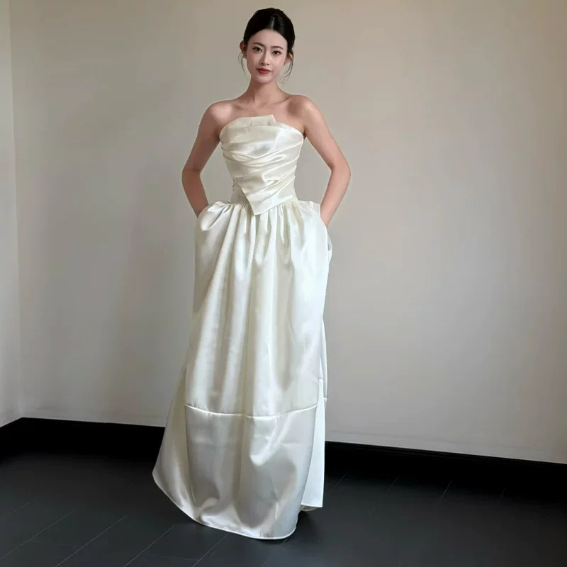 French-style lightweight wedding dress, elegant and sophisticated, floor-length satin, niche bridal white morning gown, women's strapless veil, engagement dress