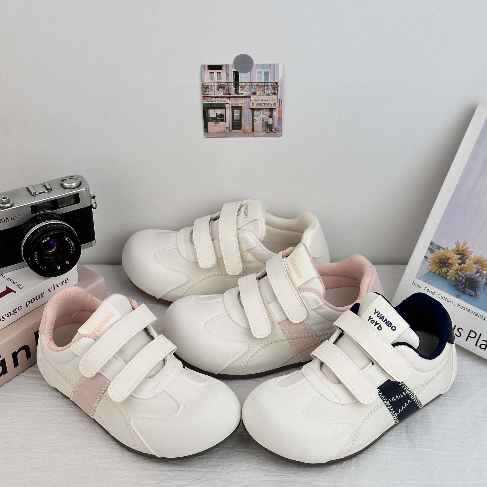 Zapatos de entrenamiento de mujeres Yuan Bode 2025, nuevos zapatos de suela delgada de verano, zapatos de bolsillo, zapatos de cabeza grande, horribles y bonitos.