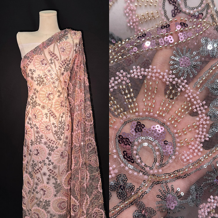 Ventas calientes de la industria pesada tridimensional clavos cuentas bordadas tela bordada flores de encaje vestido de boda tela de sequilla