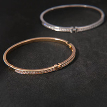 ��ĸ�M��ʯh���C�W���p�ݚ��|�߼��м����c����CŮ�����18K