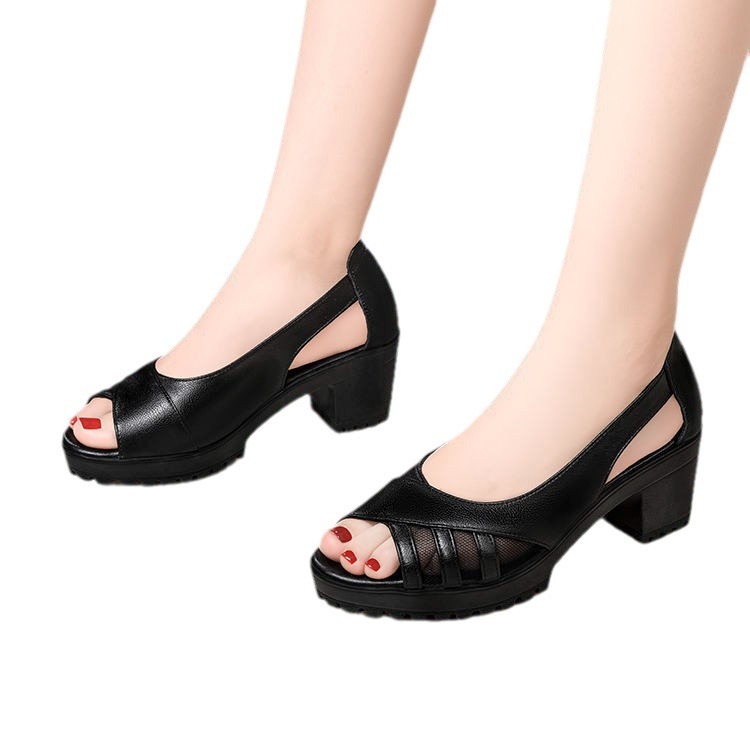 Verano nuevos zapatos de mujer estilo étnico retro peep toe sandalias huecas romanas tacón grueso baile de mediana edad y ancianos zapatos de mamá