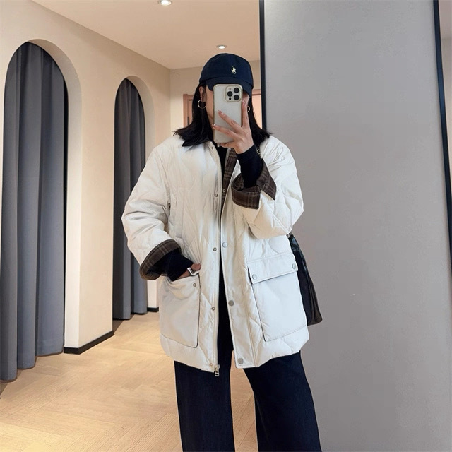 90 White Goose down Global Traceable Genuine Leather Sheepskin Lapel Barn-Style Retro Goose down Jacket for Women D1210Y 90 White Goose down Global Traceable Genuine Leather Sheepskin Lapel Barn-Style Retro Goose down Jacket for Women D1210Y