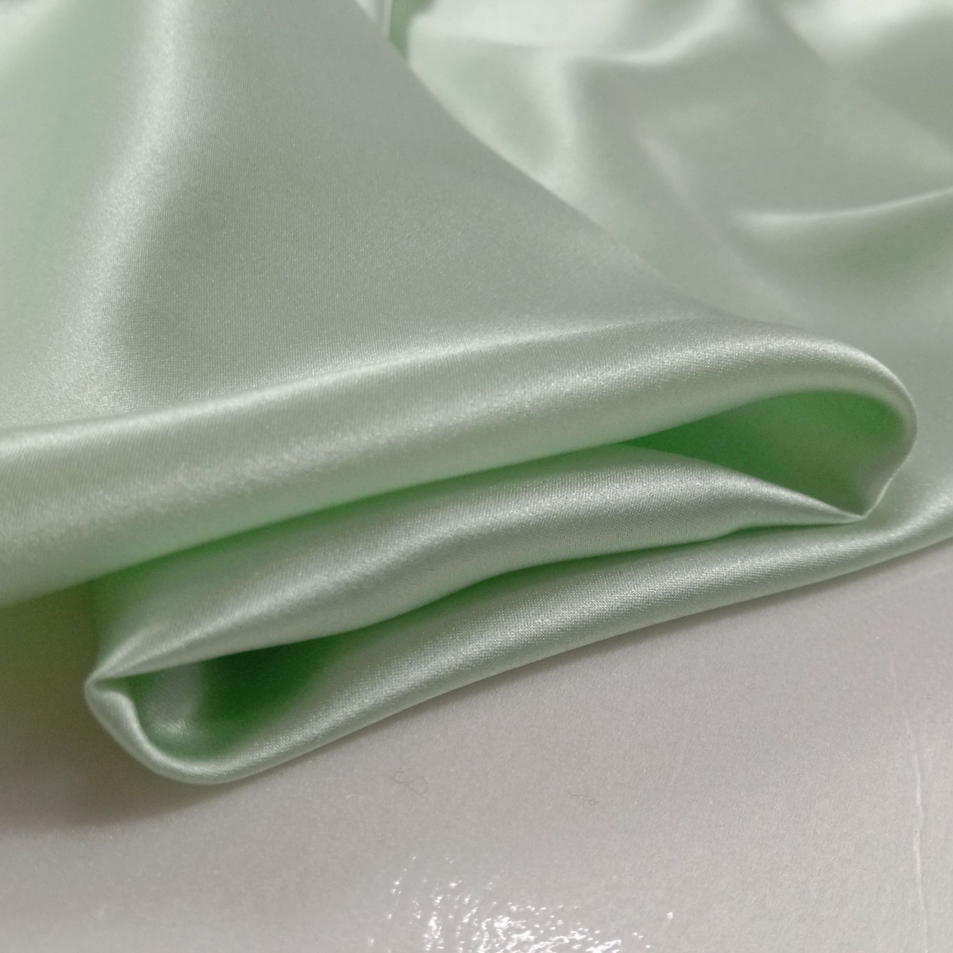 吉弟华都 Silk pijama, sleep mask, bedspread
