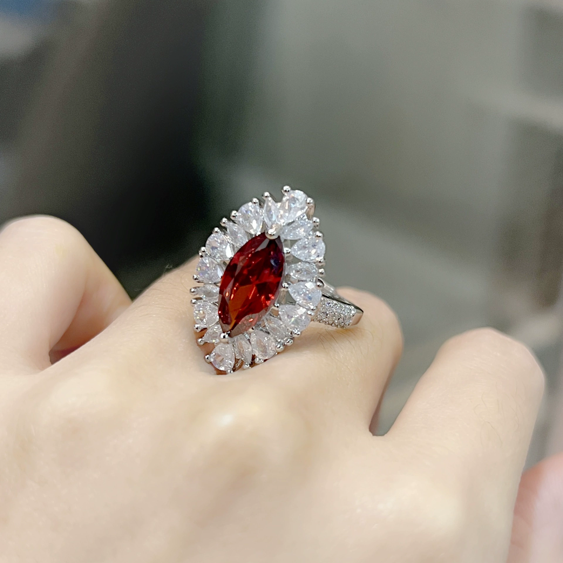 Кактус-стиль турмалиновые подвески с камнем Zircon, слёзы рубина, один размер, серебристое покрытие