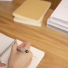 日本无印良品MUJI文具笔按动中性笔0.5按压水笔黑色笔芯学生考试