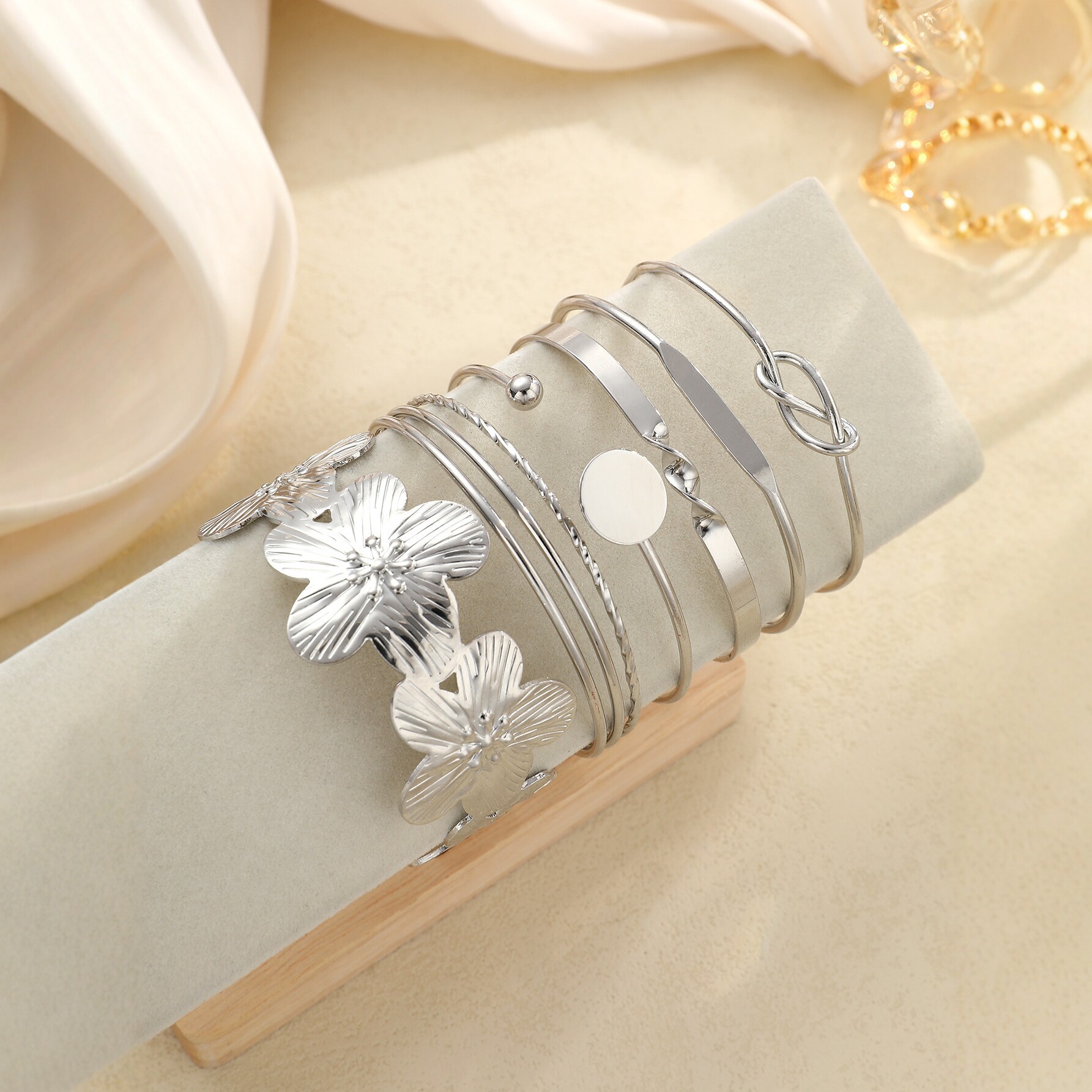 Europa y los Estados Unidos venta cruzada espejo amplio borde abierto pulsera simple personalidad exagerada pulsera de lujo ligera pulsera de forma especial