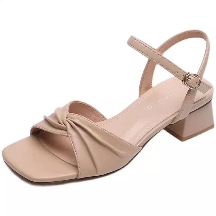 Sandalias mujer verano 2025 nuevo estilo caliente moda todo fósforo tacón medio tacón grueso con zapatos de tacón alto zapatos romanos