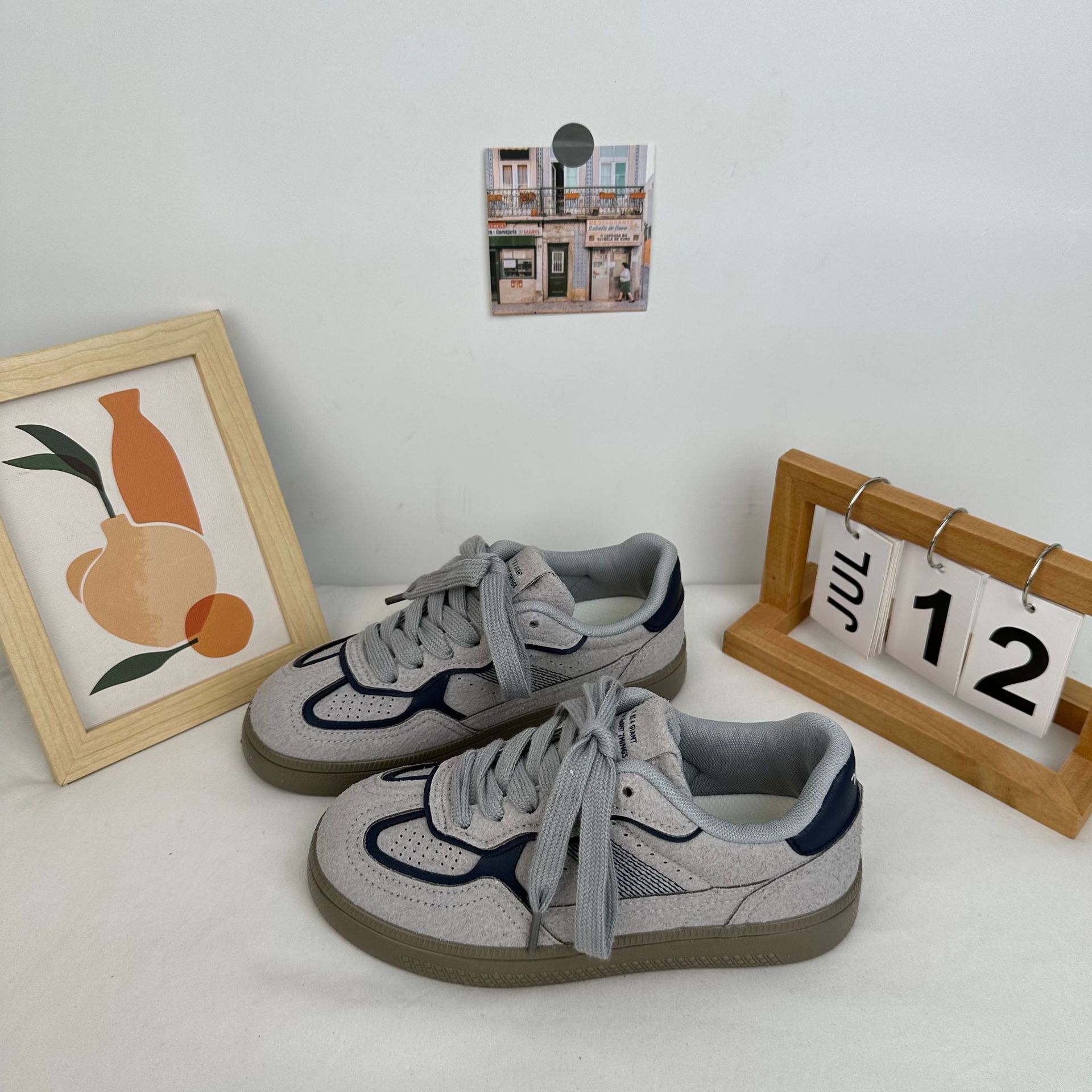 Zapatillas deportivas para estudiantes de onda lejana zapatos de lona casuales de estilo ins de todo fósforo mujeres 2024 otoño nuevo estilo zapatos de mujer coreanos en nombre del cabello image 4