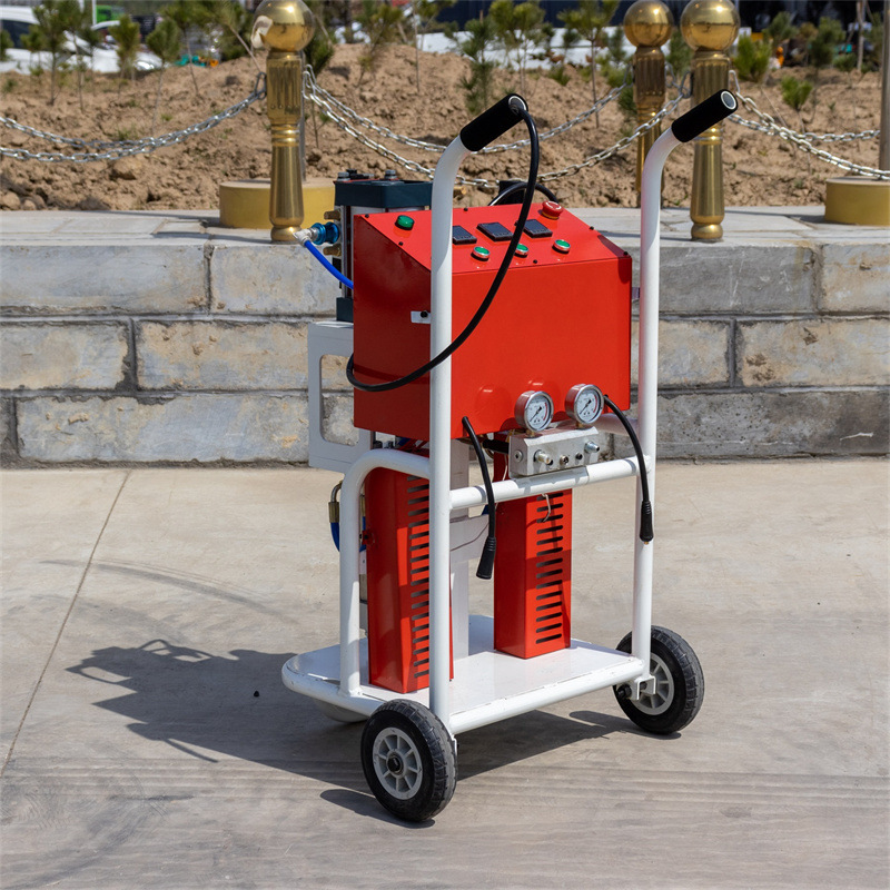 Factory Direct supply CNMC-E4 polyurea polyurethane spraying machine waterproof engineering thermal insulation coating raw material spraying machine