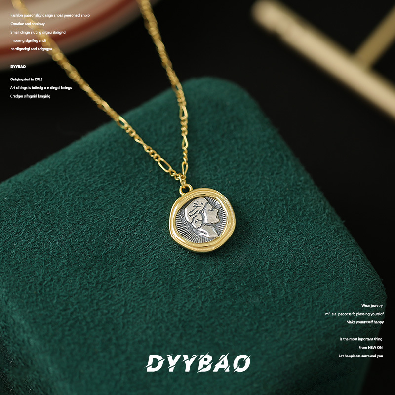 Collana con ciondolo ritratto in argento puro stile francese_voghion.com