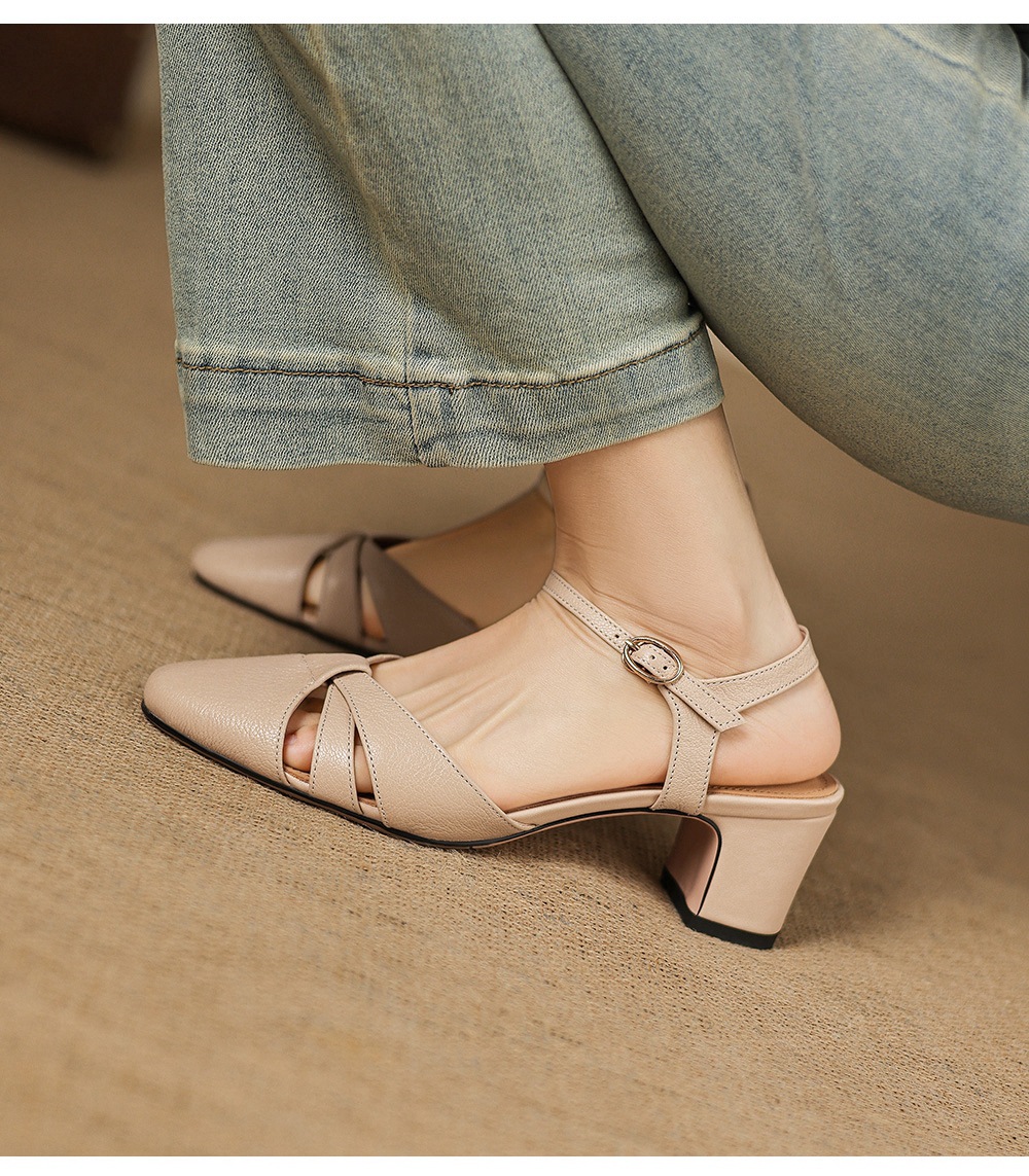 Sandal nữ quai ngang mũi kín gót vuông ổn định — màu be chi tiết 20