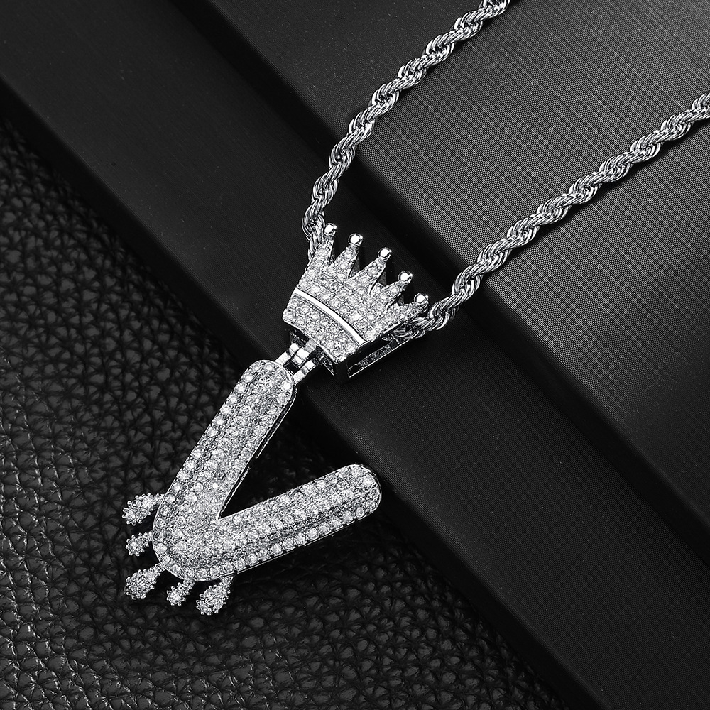 Collar de colgante de letras de bronce A-Z corona estilo DIY personalizado europeo y americano hip-hop unisex cadena clavícula