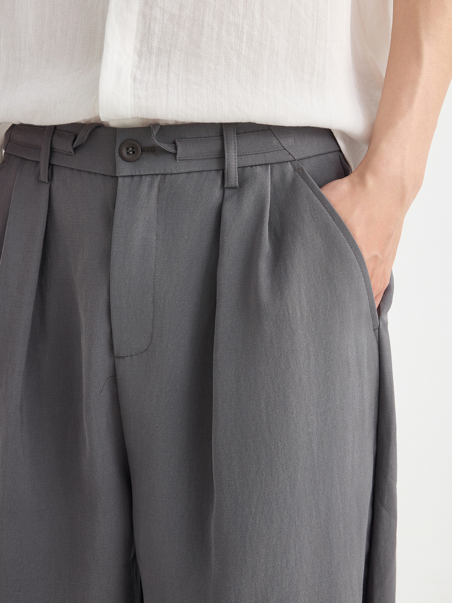 Quần kaki nam công sở dáng rộng ống suông mỏng nhẹ — đen