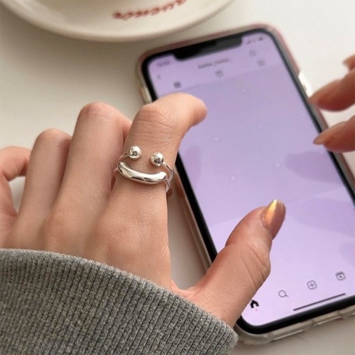 Korean-style niche design smiling ball ring for women, simple and stylish, personalized temperament, versatile, suitable for index finger.