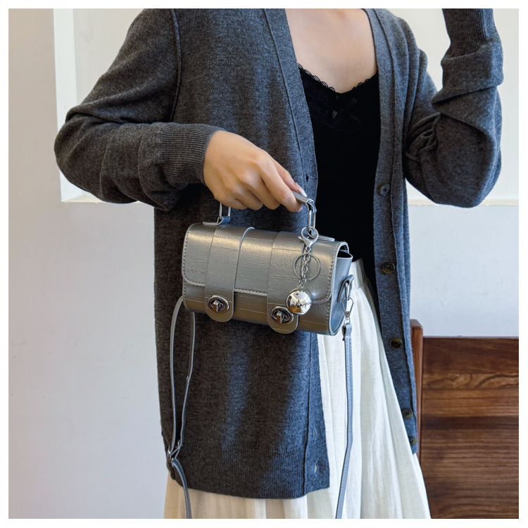 A trendy soft leather round bag for women, a new autumn/winter 2024 collection, stylish and versatile, single-shoulder crossbody bag for work undefined