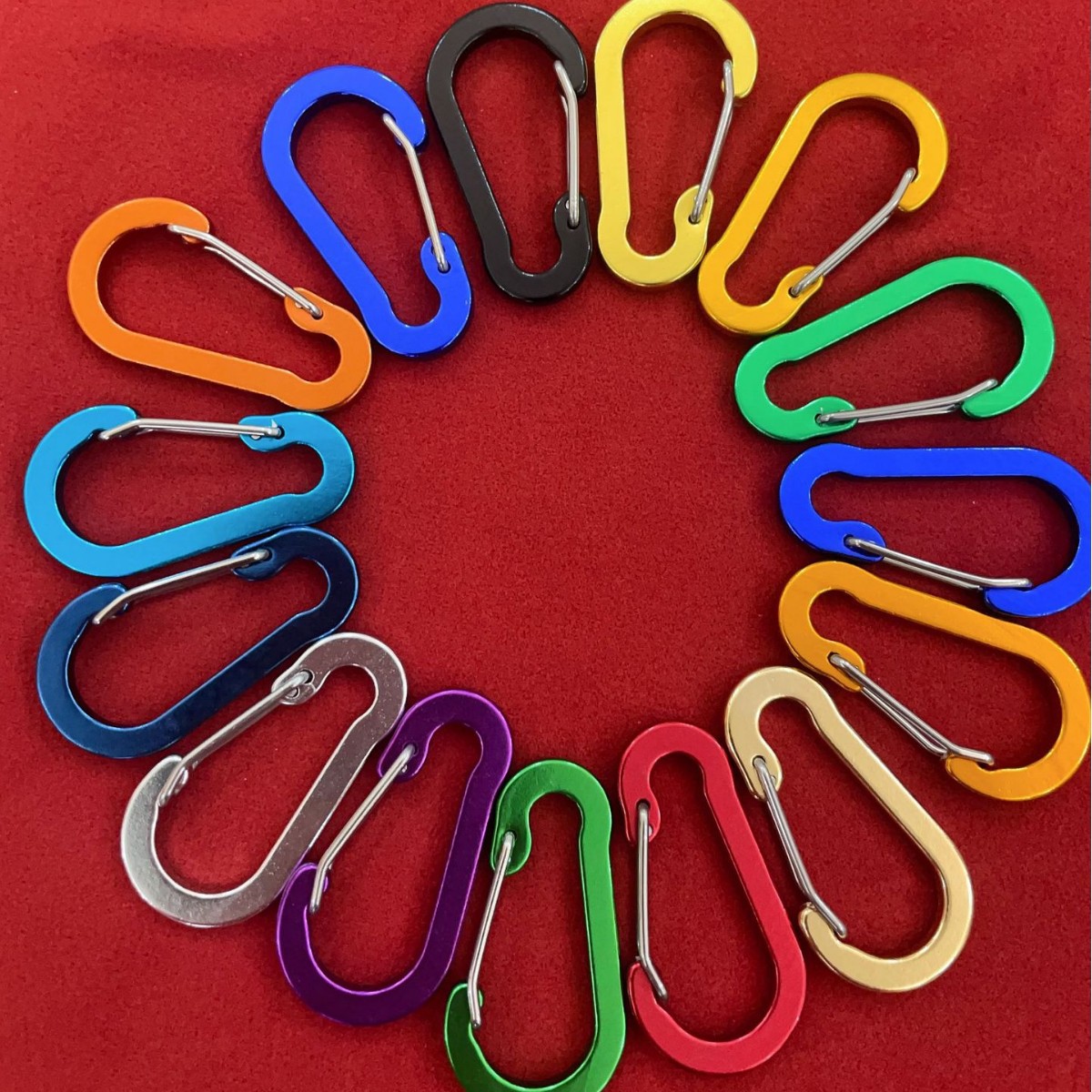 Colorful No. 4 and No. 5 Aluminum Alloy Carabiners, Outdoor Camping Multi-Functional Creative Equipment Accessories, Quick-Release Buckles, Keychains