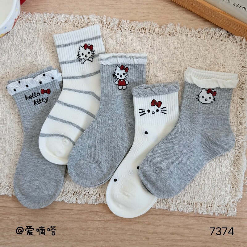 Aidida children's socks, fresh and cute KT cat striped fashion baby sports college style Japanese mid-calf socks wholesale