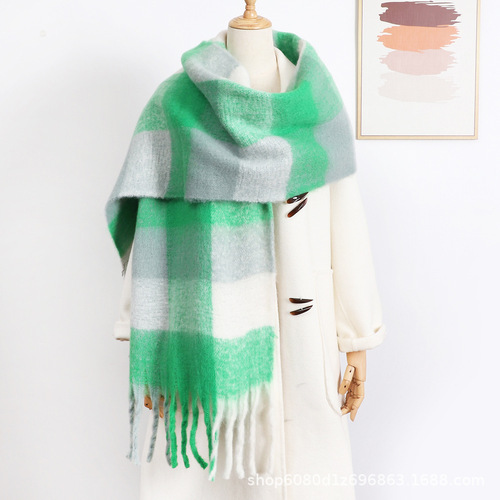 New plaid seahorse hair scarf for women in winter, versatile high-end wear, colorful dopamine wear, large shawl for women in Europe and America