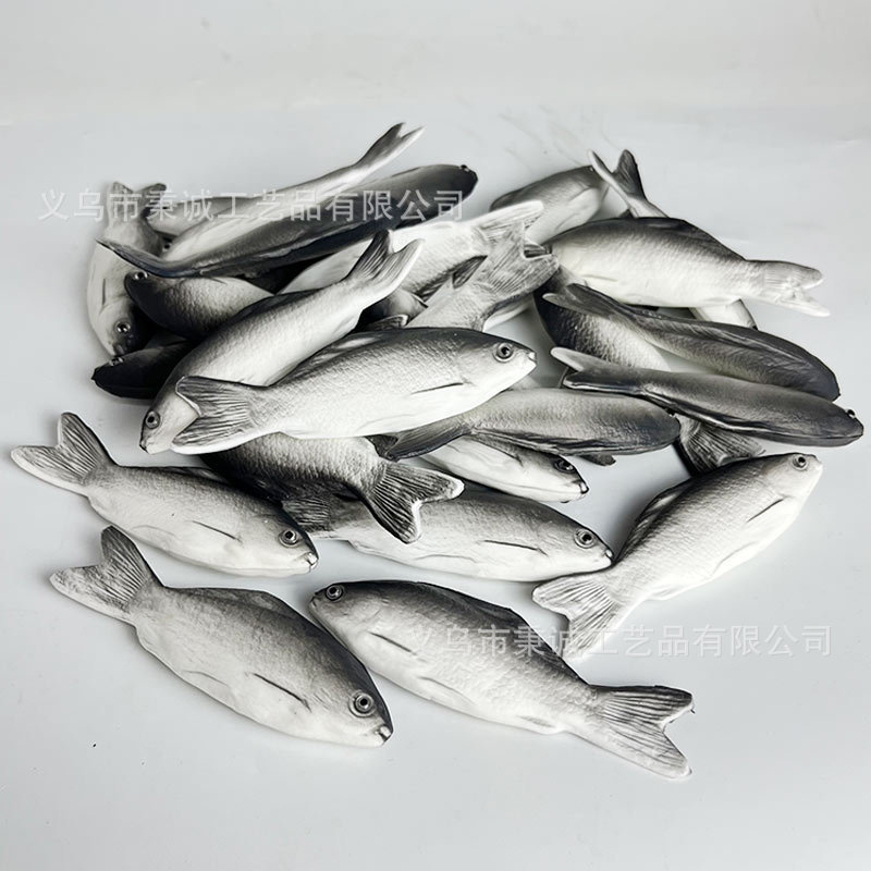 Simulated Crucian Carp and Small Sea Fish Models, Pu Small Fish Models, River Bottom Marine Life Teaching Props, Film and Television Props, Decorative Items
