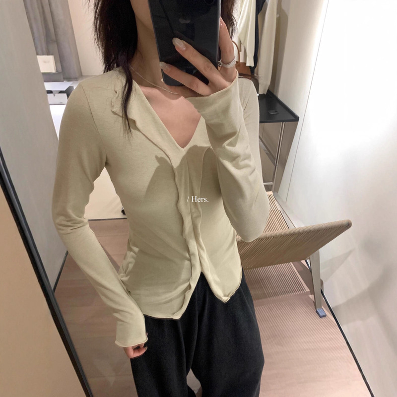 Hers One Scoop Sweet Autumn Korean Style Simple Design Wave Edge Versatile Slim V-Neck Long Sleeve Top for Women 92368
