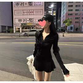 美式气质运动风黑色长袖短裙收腰褶皱显瘦polo领设计感衬衫连衣裙