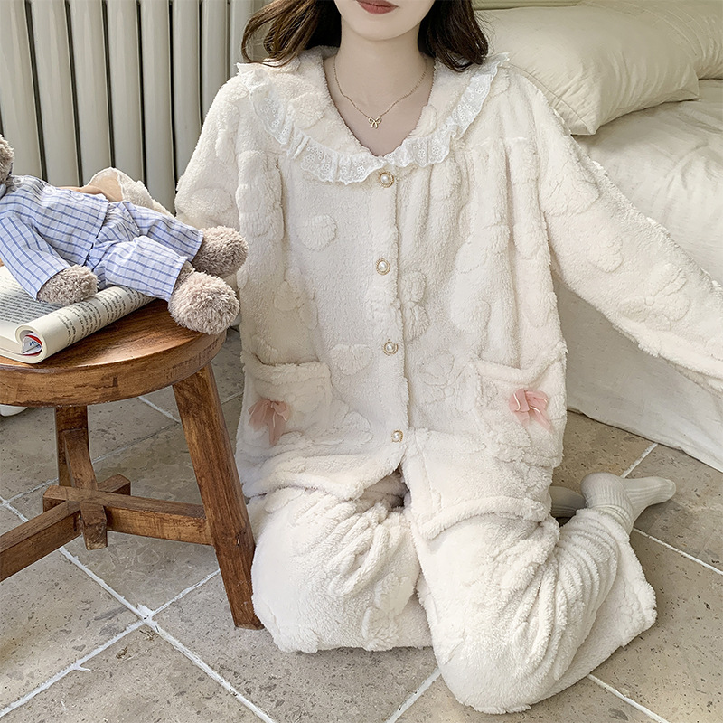 Autumn and winter women's coral fleece pajama set with sweet bow and lace flannel cardigan for students Autumn and winter women's coral fleece pajama set with sweet bow and lace flannel cardigan for students