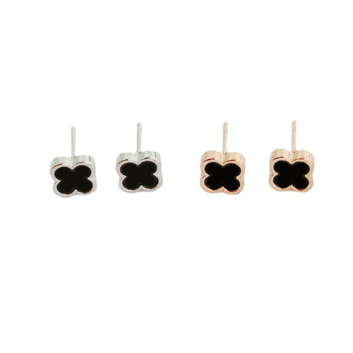 Elegant and fashionable small fragrance style S925 needle simple personalized earrings for women Korean jewelry oil-dropping four-leaf clover small earrings