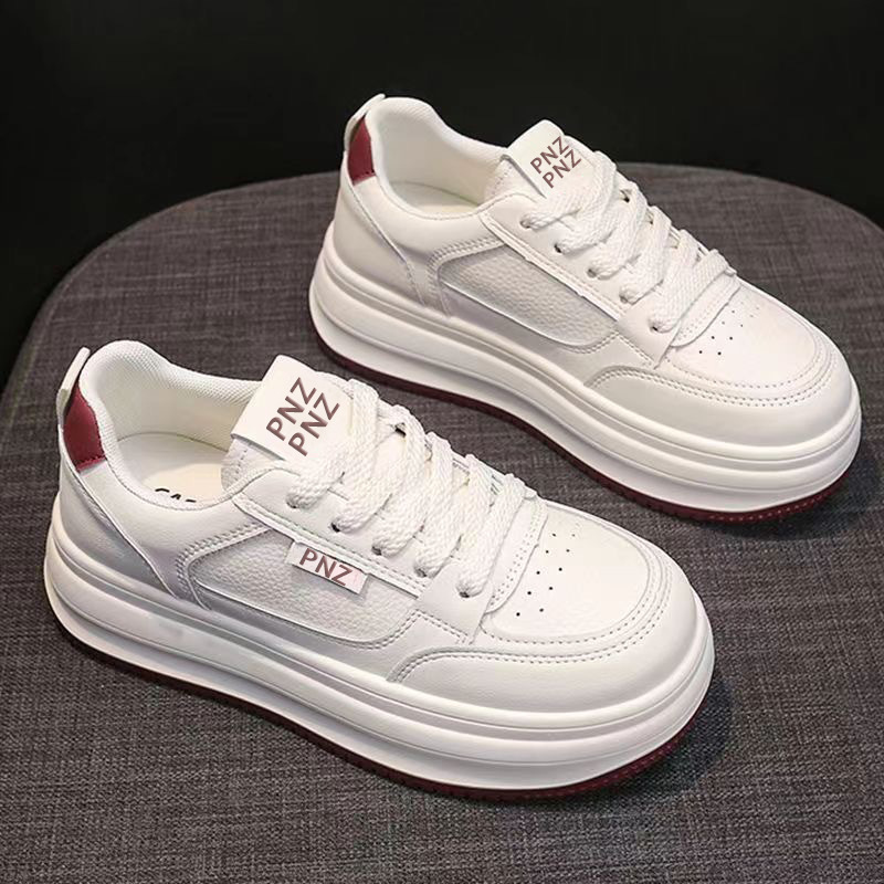 Zapatos blancos con suela gruesa para mujeres 2025 nuevos muffin primavera y otoño zapatos deportivos transpirables para estudiantes casuales con suela suave aumentando la altura de los zapatos de skate image 4