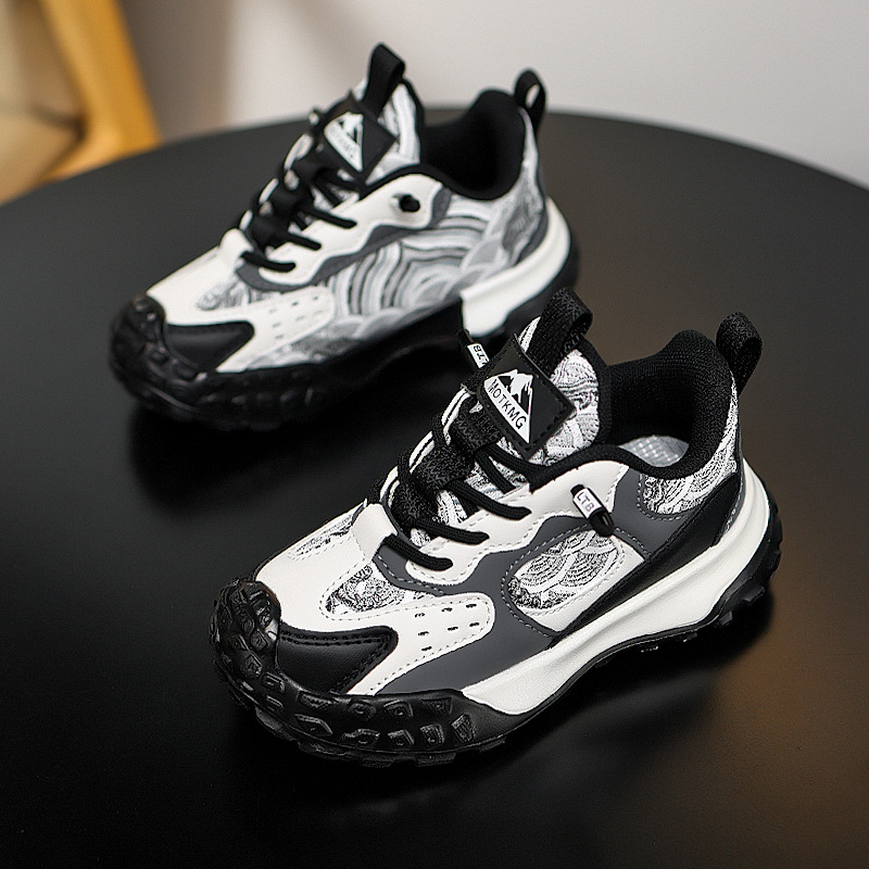 Zapatos de niñas Astro 2025 nuevo otoño y invierno explosivo zapatos de cuero para niños zapatos casuales de suela suave para estudiantes