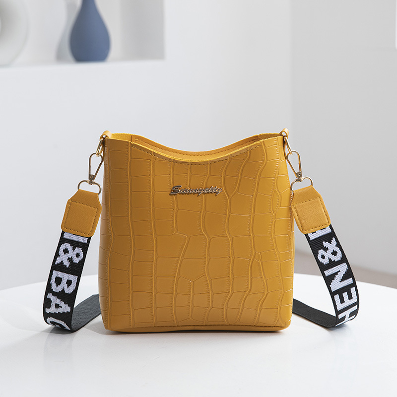 Bolso transfronterizo de las mujeres nuevo patrón de cocodrilo bolso de mensajero personalizado bolso de cubo bolso de hombro simple comercio exterior Bolso de las mujeres al por mayor