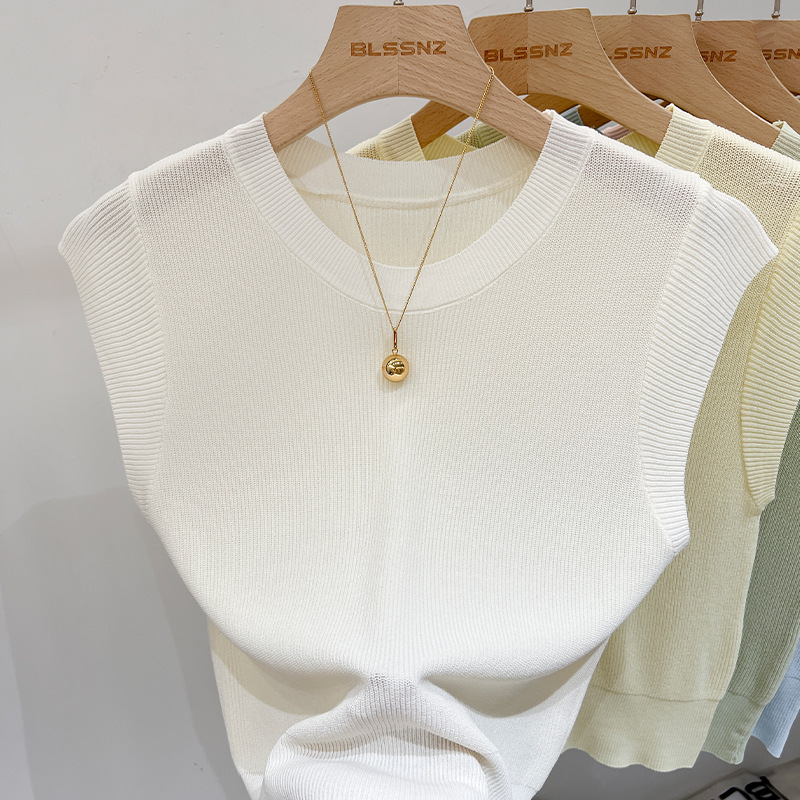 Ice Silk Knitted Sweater Women's Thin 2024 New Unique Chic Small Top Summer Short Sleeveless Waistcoat Fashionable Vest Ice Silk Knitted Sweater Women's Thin 2024 New Unique Chic Small Top Summer Short Sleeveless Waistcoat Fashionable Vest