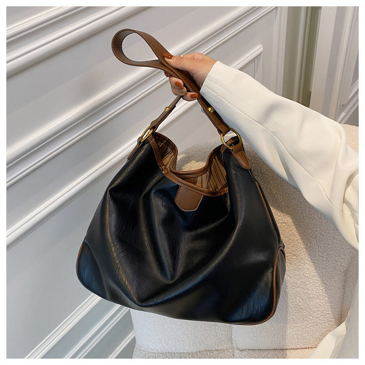 Large Capacity Bag Women's Bag 2021 New Fashion All-match Large Shoulder Bag Soft Leather Feeling Leisure Bucket Bag display picture 10