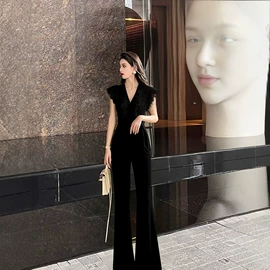 连衣裙;时尚休闲套装;女士连体裤