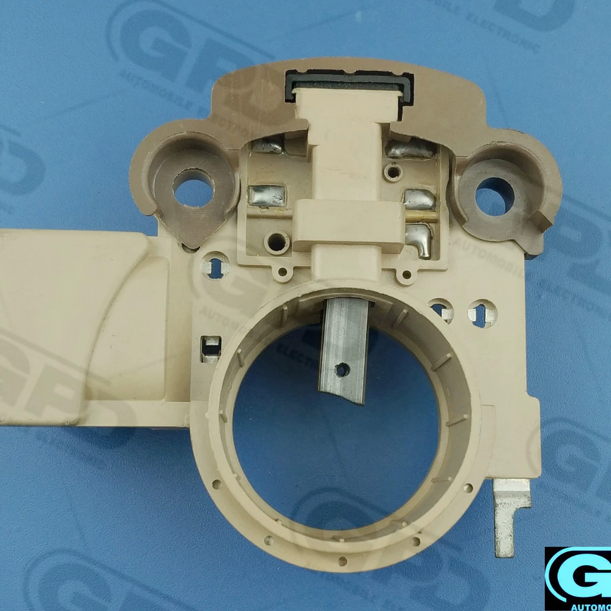 Car generator electronic regulator HIM1015