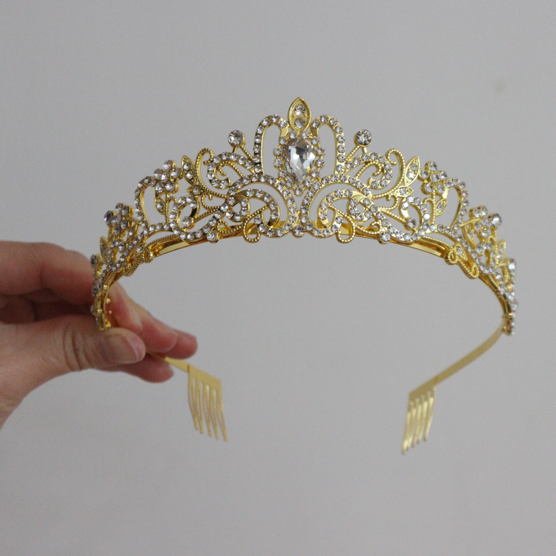 190g Weight Hair Band Hair Accessories Type Zircon Inlay Material 1 Piece Quantity Wedding, Festival Occasion Alloy Material Crown Pattern All Seasons Season Women's Gender Inlay Design Luxurious Style Luxurious Women's Crown Alloy Inlay Zircon Hair Band 1