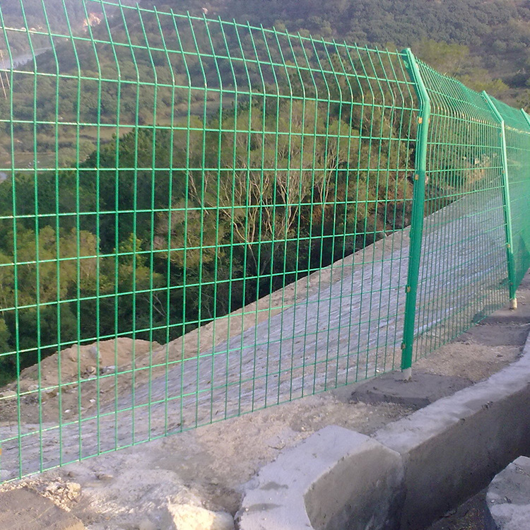 广州双边丝护栏网 高速公路护栏网 长方形双边丝护栏网孔户外护栏