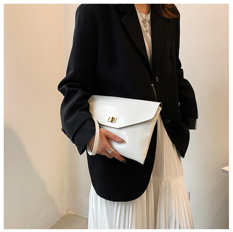New Crocodile Pattern Clutch Korean Style Men's And Women's Handbags Casual Envelope Bag Patent Leather Bags File Bag Trendy Clutch display picture 8
