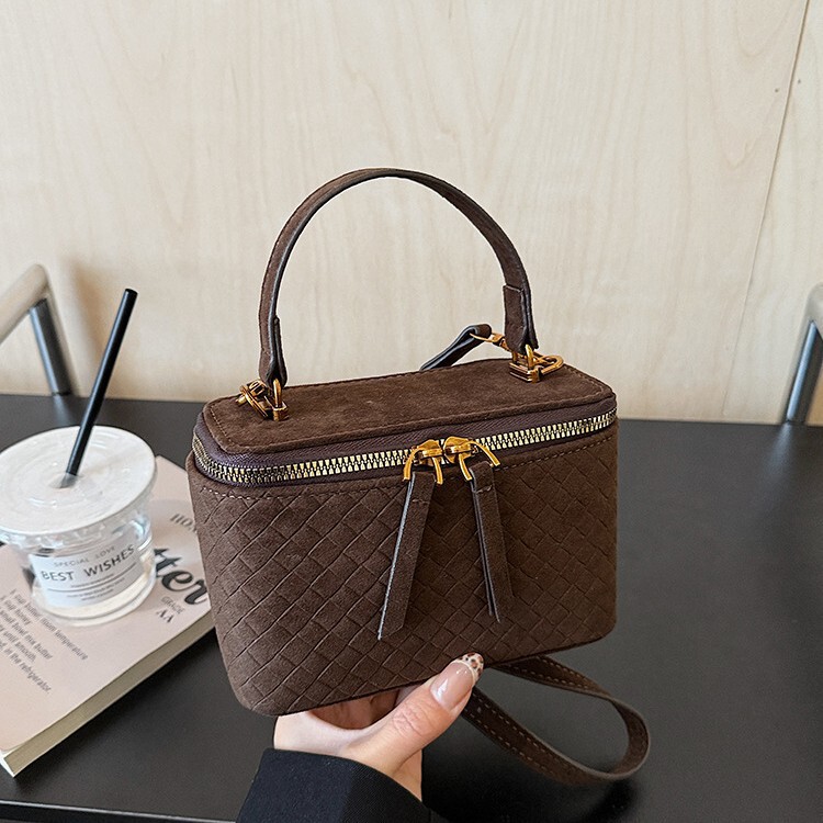 2025 New Suede Woven Pattern Box Bag, Fashionable and Versatile Shoulder Crossbody Bag, Cross-Border Light Luxury Handbag 2025 New Suede Woven Pattern Box Bag, Fashionable and Versatile Shoulder Crossbody Bag, Cross-Border Light Luxury Handbag