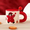 Праздничная девочка с фонарём