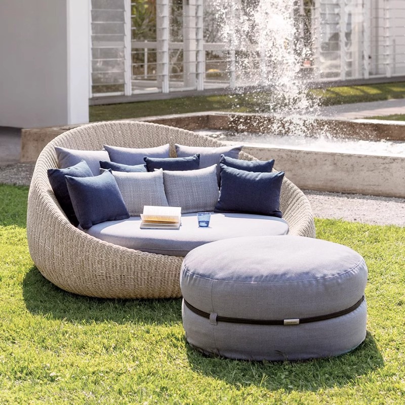 Outdoor three-piece villa chair set, three-piece garden table and chair set, coffee table combination, courtyard outdoor furniture set