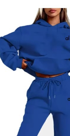 Traje azul oscuro al (etiqueta negra)